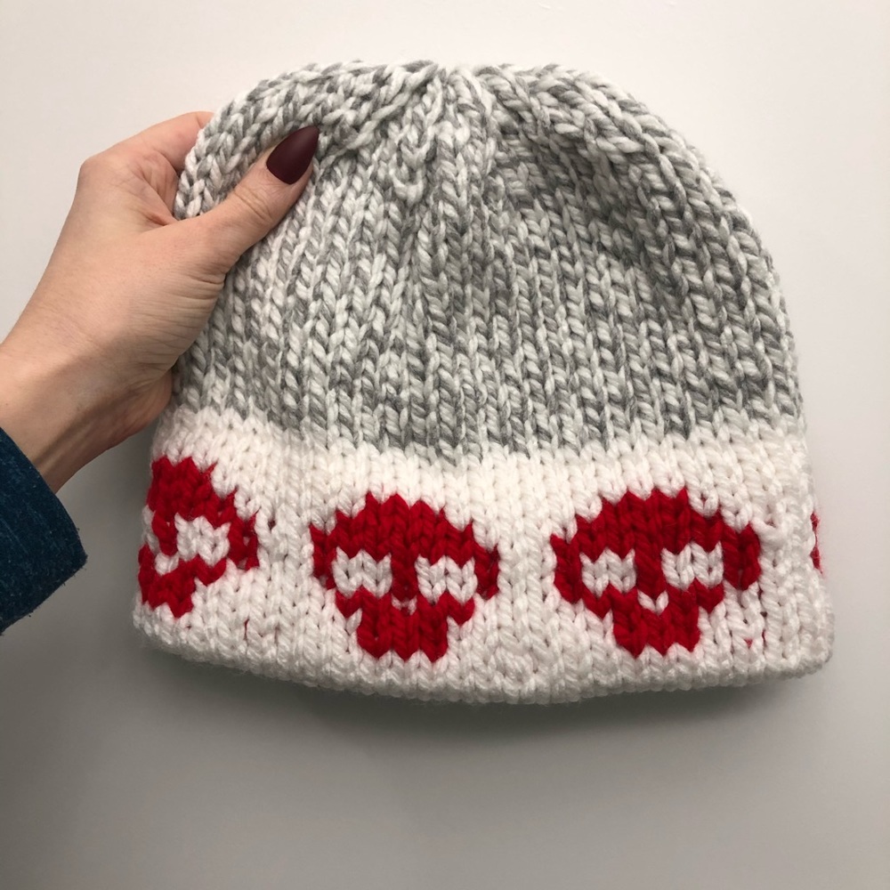 New handmade knit skull toque beanie